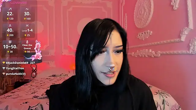 Kat_VonDe's Live XXX Chat