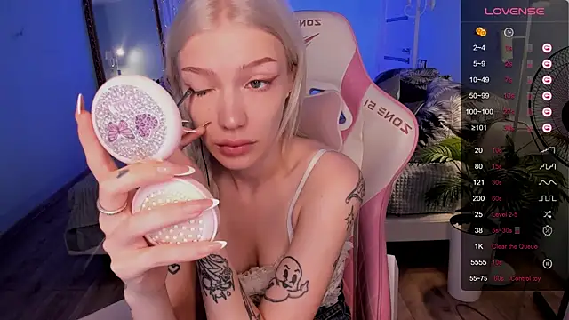 AnyaTaylor_ Chat XXX in diretta