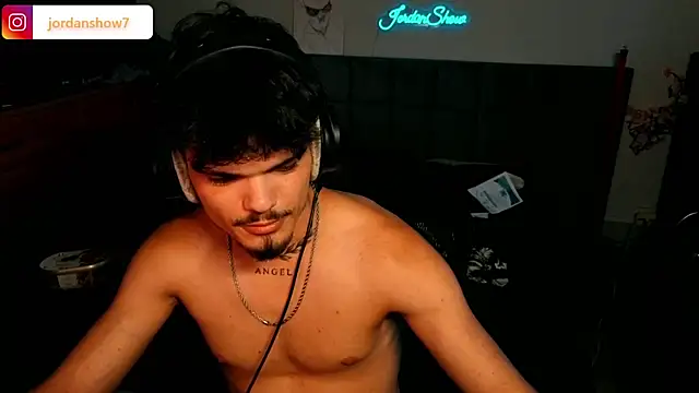 Онлайн чат XXX JordanShow