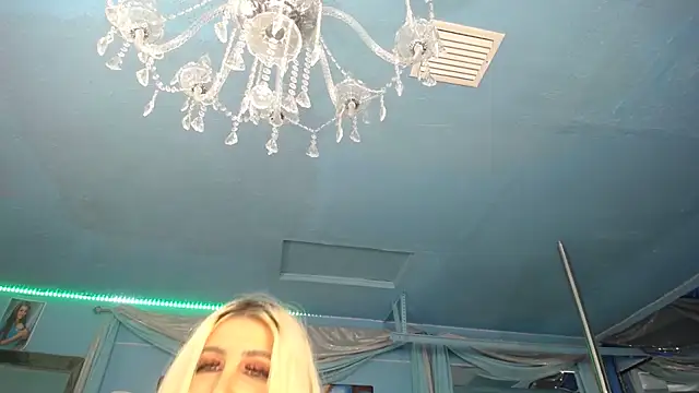 ADRIANNA_FOX Chat XXX in diretta