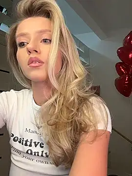 Онлайн чат XXX Emeli_Blur