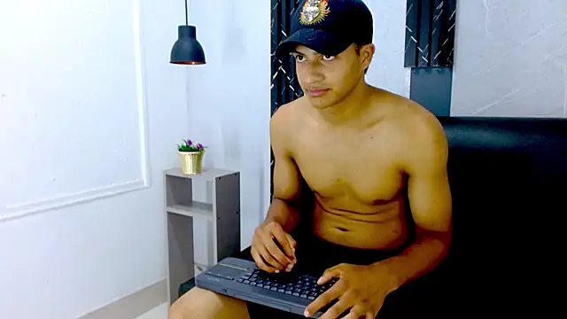 MaxWyatt_ Chat XXX live