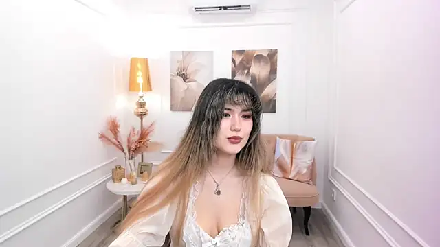 AnneTLi XXX чат на живо