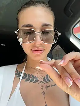 Chatroom XXX en direct de Charming_Ritta