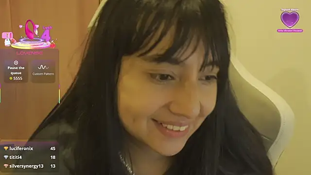 Živý XXX chat EmmitaGarcia