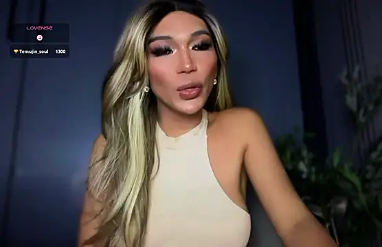 Chat +18 de Maria_Manika ao vivo