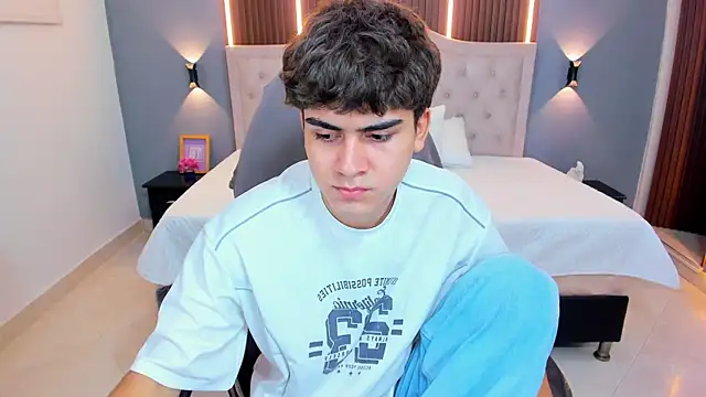 Czat XXX na żywo – Tommy18__