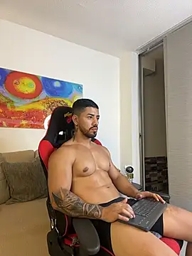 Ezzio_Scolaro Chat XXX live