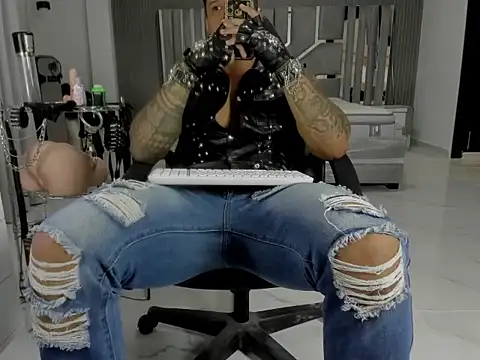 Czat XXX na żywo – master_leather