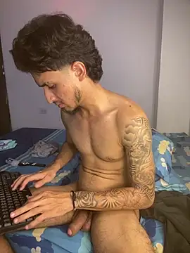 Kriss_Edwards élő XXX-chatje