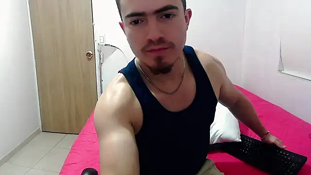 TouchDaddy4 Live XXX Chat