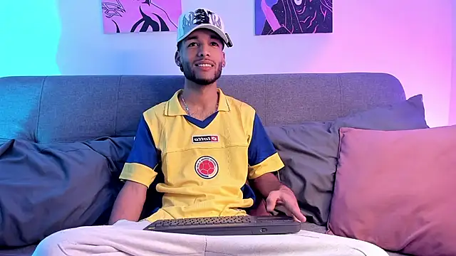 Thiagoferreti Adlı Modelin Canlı XXX Sohbeti
