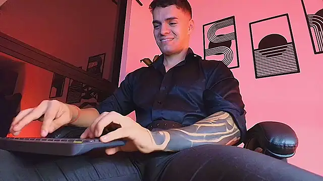 ALPHA_DOMINUS_ élő XXX-chatje