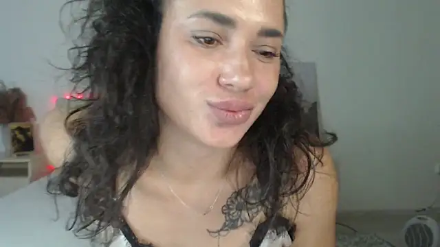 Chat XXX en directo de RoxannePure