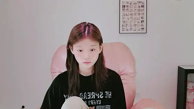 yang_12's Live XXX Chat