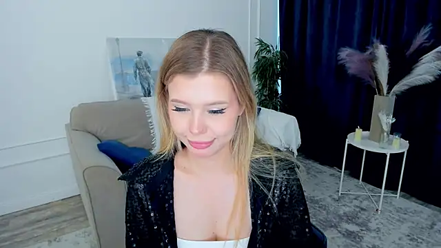 FollowLovee Adlı Modelin Canlı XXX Sohbeti