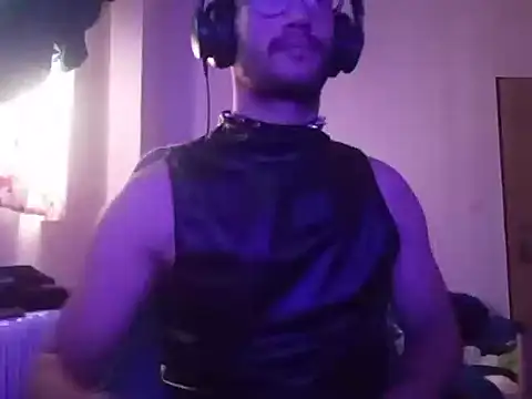 HoT_LateX_Man Show in webcam