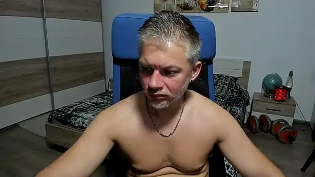 Онлайн чат XXX RobbyShawz