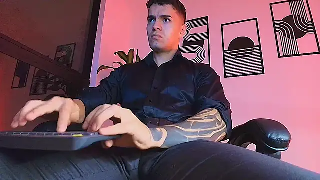 ALPHA_DOMINUS_ webcam show
