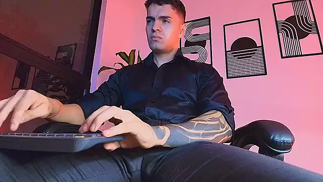 Show de ALPHA_DOMINUS_ na webcam