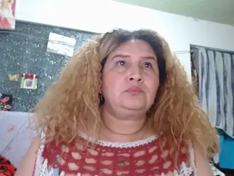 Perla1981-- – Live XXX-chat