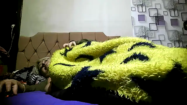 bialoba7 élő XXX-chatje