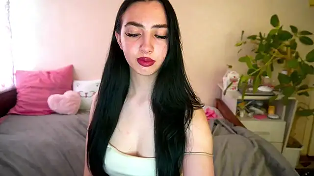 WildKittenX_'s Live XXX Chat