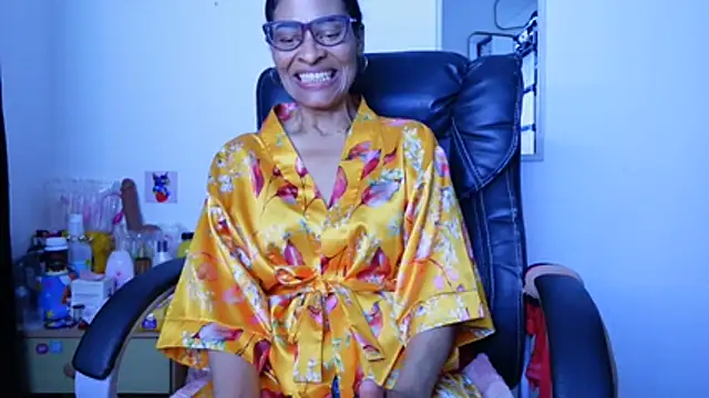 Aries_Mature Live XXX-chat