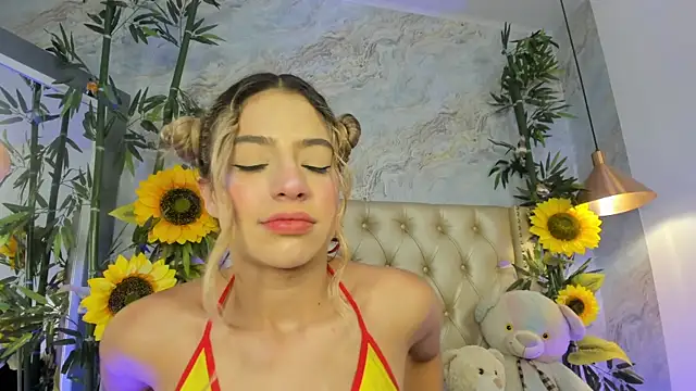 LittleeJaz's Live XXX Chat