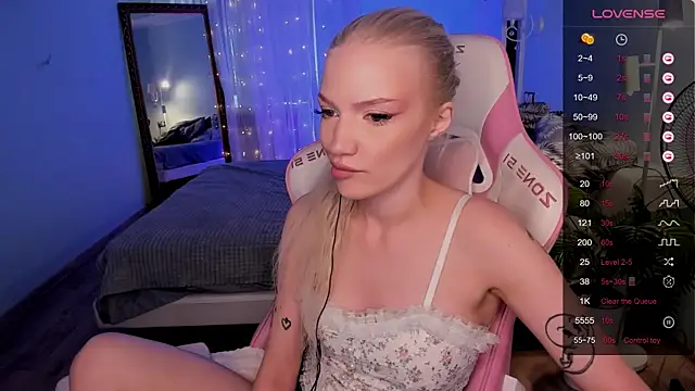 AnyaTaylor_ Chat XXX in diretta