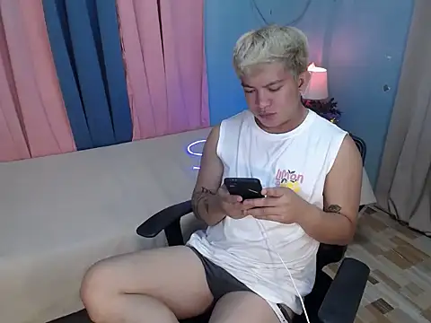 Fuckboii_intownのライブXXXチャット