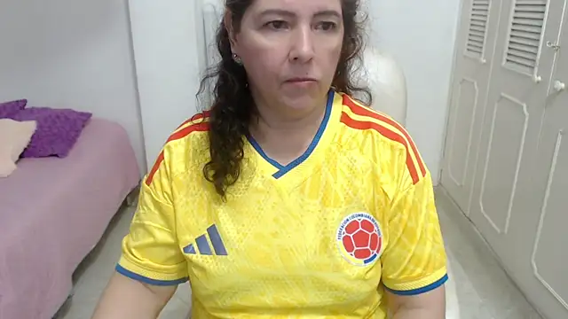 leonela_69 现场XXX聊天