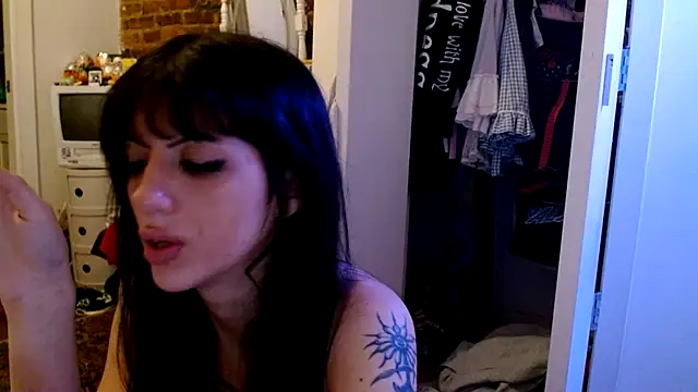 Chat +18 de bustyangel333 ao vivo