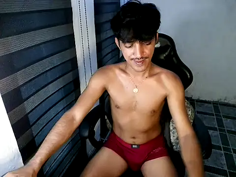 Spicy_RowyCam's Live XXX Chat