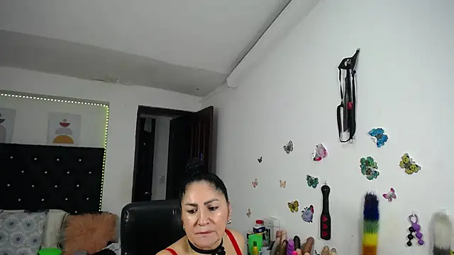 mature_bigboobs10 élő XXX-chatje