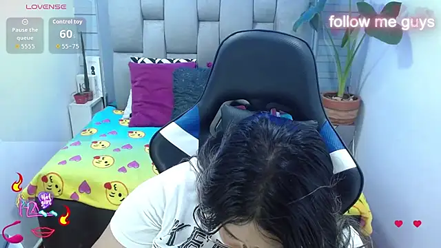 Chat +18 de evelin_zaens ao vivo
