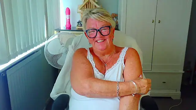 Chat XXX en directo de BridgetBlueEyes