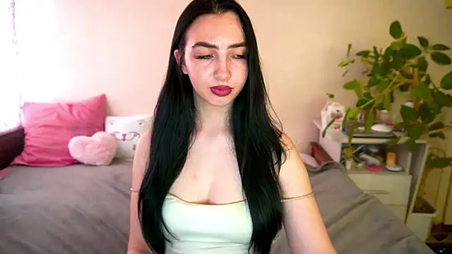WildKittenX_'s Live XXX Chat