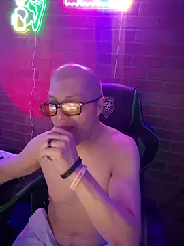 chronic_vibez's Live XXX Chat