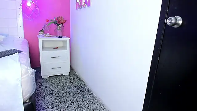 Antonella_morrison XXX чат на живо