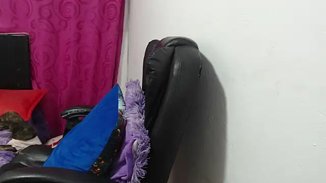 ladyrd1's Live XXX Chat