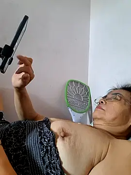 Hotestloven Live XXX chat