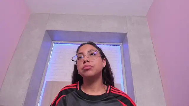 Chat +18 de LeilaSaenz ao vivo