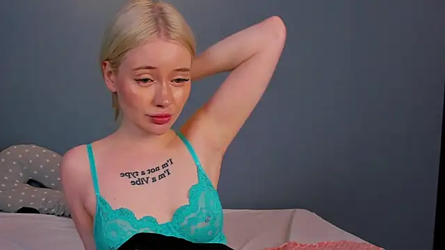Lillie_Berry Adlı Modelin Canlı XXX Sohbeti