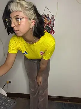 RebelKitty_'s Webcam Show