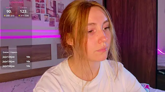 LunaXBaddie Chat XXX in diretta