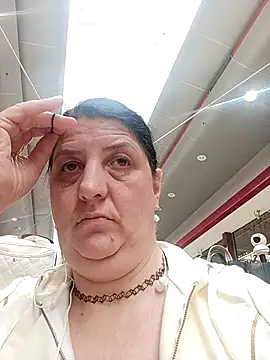 Chat XXX en directo de RidemerafSuzana