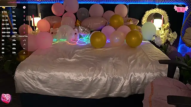 FoxyShy's Live XXX Chat