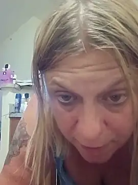 Chat +18 de Playmate86 ao vivo