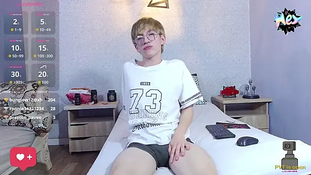 axell_stone_'s Live XXX Chat